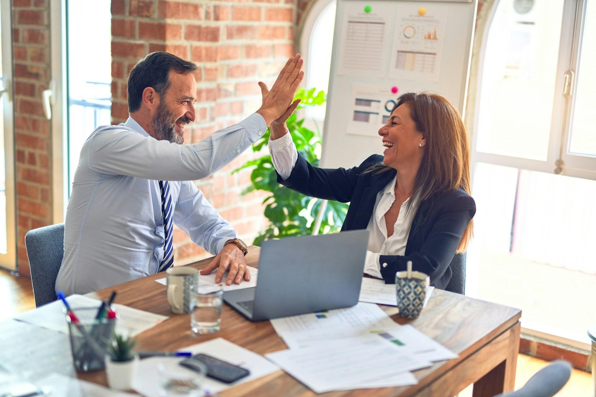 From Digital Tools to Physical Rewards: Modern Ways to Recognize Employees